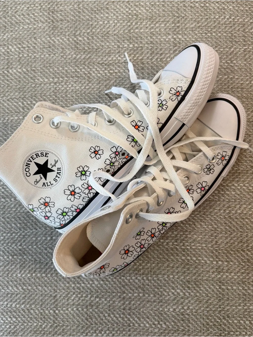 Converse All Star Chuck Taylor Women’s Size 9 White Floral Canvas Sneakers Fairy